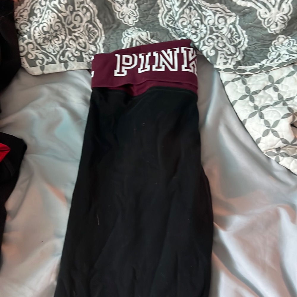 size small victoria’s secret yoga legging with foldable waistband. like new